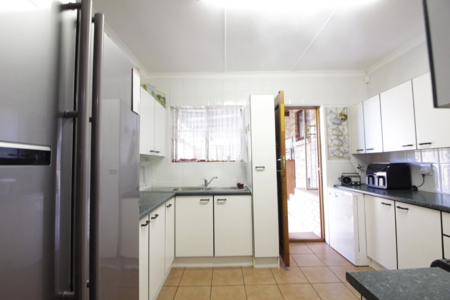 3 Bedroom Property for Sale in Jeffreys Bay Central Eastern Cape